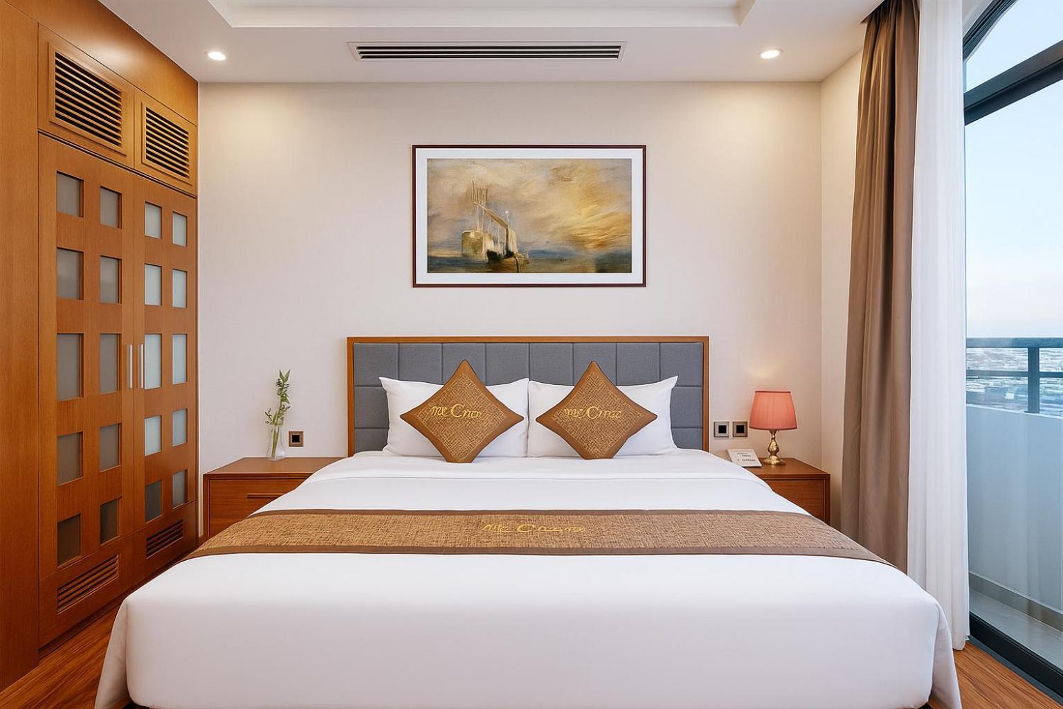 Boutique Mercury 3*